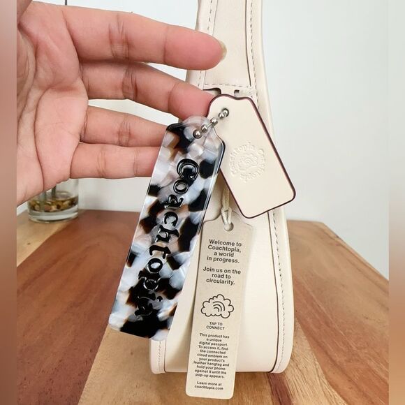 NWT Coach Ergo Bag In Coachtopia Leather With Sleepy Caterpillar Print - Picture 3 of 10